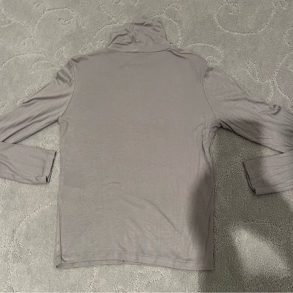 Zara sweater - Picture 2 of 3